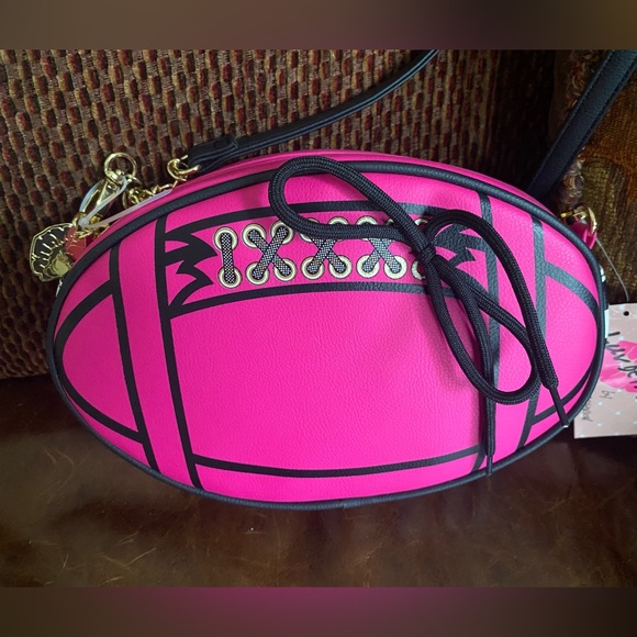 BETSEY JOHNSON Super Bowl Football "Fushia LBRUSH" Party Pink Summer Purse Bag - Picture 1 of 4
